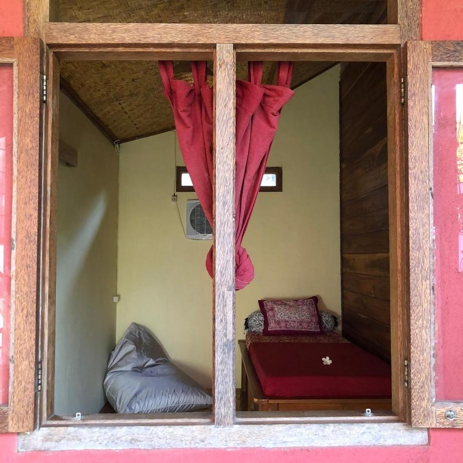 Apartamento Harry'S Ocean House Pacitan Exterior foto